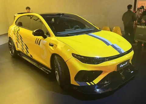 零跑推Lafa5再度试水个性化市场 朱江明 我们的产品不局限于某一价