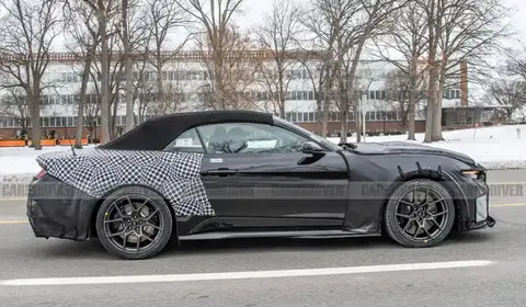 全新福特Mustang Shelby GT500敞篷版谍照首曝 或弃用Shelby徽标