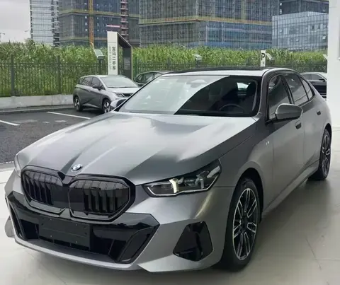 车是现金流的“粉碎机”！买车前不搞懂这些，你的钱就白扔了