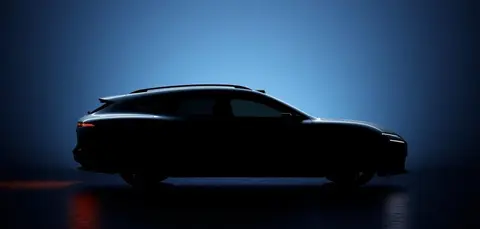 阿维塔06T装35寸巨幕不用仪表盘，异形方向盘，华为雷达+鸿蒙座舱