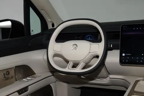 蔚来ES8 2026款 六座行政签名版：高端新能源SUV的均衡之选