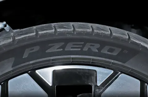 奥迪推出掀桌子方案：20.59万起！长续航+超快充，还带quattro